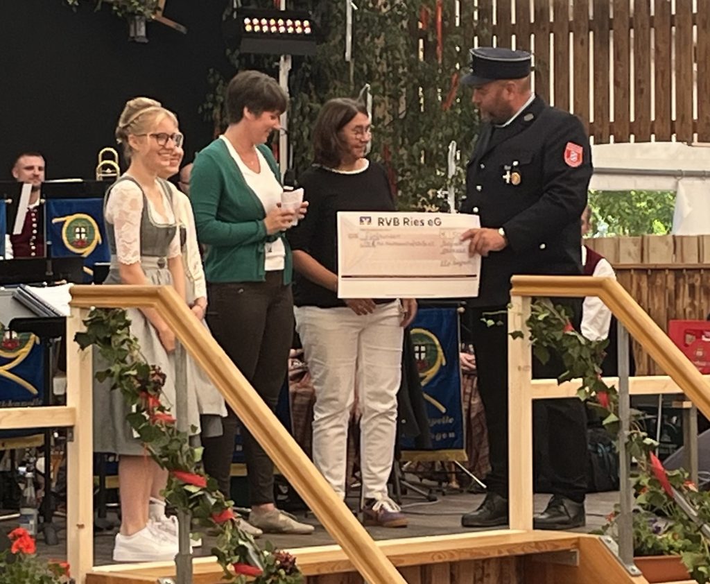 Spendenübergabe der Freiwilligen Feuerwehr Balgheim